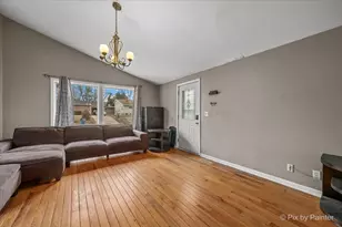 1429 Kings Rd, Carpentersville, IL 60110 - Photo 4