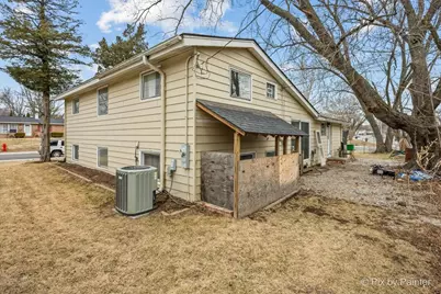 1429 Kings Road, Carpentersville, IL 60110 - Photo 24