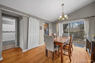 1429 Kings Road, Carpentersville, IL 60110 - Photo 6