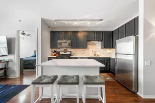 210 S Desplaines St, Chicago, IL 60661 - Photo 8