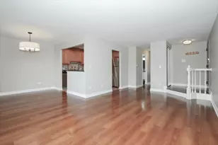 677 Cumberland Trail, Roselle, IL 60172 - Photo 4