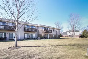 677 Cumberland Trail, Roselle, IL 60172 - Photo 26