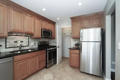 677 Cumberland Trail #2B, Roselle, IL 60172 - Photo 2