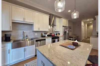 [Address not provided], Chicago, IL 60607 - Photo 2