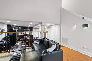 1450 W Barry Ave, Chicago, IL 60657 - Photo 46