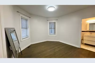 5716 N Campbell Avenue #1, Chicago, IL 60659 - Photo 4