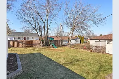 7854 Deerfield Avenue, Woodridge, IL 60517 - Photo 18