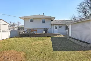 7854 Deerfield Ave, Woodridge, IL 60517 - Photo 20