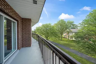 350 E Dundee Rd, Buffalo Grove, IL 60089 - Photo 16