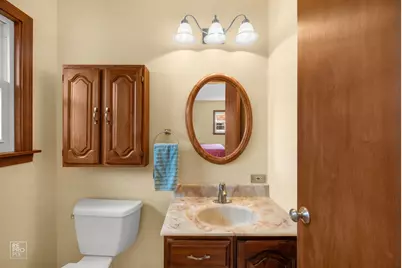 678 Middlebury Lane, Elk Grove Village, IL 60007 - Photo 10