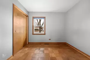 678 Middlebury Ln, Elk Grove Village, IL 60007 - Photo 12