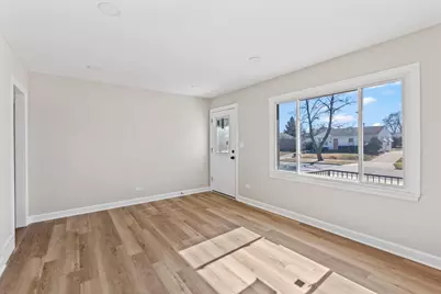 1922 Fargo Avenue, Des Plaines, IL 60018 - Photo 4
