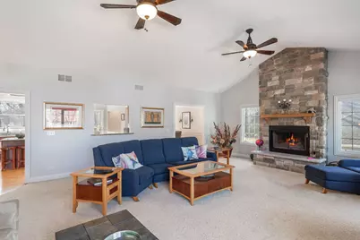 817 Regner Road, McHenry, IL 60051 - Photo 4