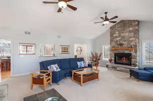 817 Regner Rd, McHenry, IL 60051 - Photo 4