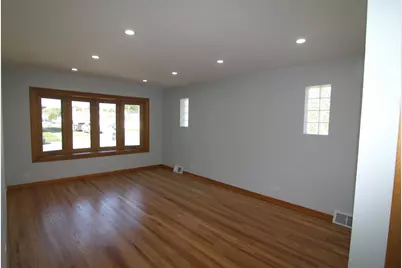 3759 N Pioneer Avenue, Chicago, IL 60634 - Photo 2