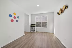 3803 Ivy Ln, Elgin, IL 60124 - Photo 6