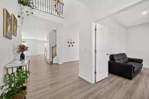 3803 Ivy Ln, Elgin, IL 60124 - Photo 2