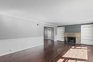 836 W Everett Rd, Lake Forest, IL 60045 - Photo 2