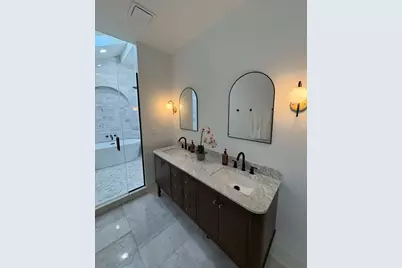 1941 N Sawyer Avenue, Chicago, IL 60647 - Photo 18