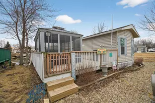 95 Dinosaur Rd, Wilmington, IL 60481 - Photo 1