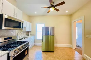 72 N 4th St, Aurora, IL 60505 - Photo 2