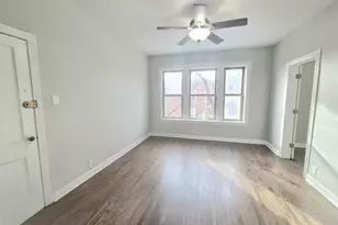 2316 W Byron St, Chicago, IL 60618 - Photo 2