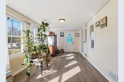 110 N Seminary Avenue, Woodstock, IL 60098 - Photo 16