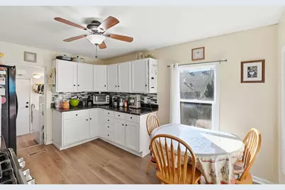 110 N Seminary Avenue, Woodstock, IL 60098 - Photo 12