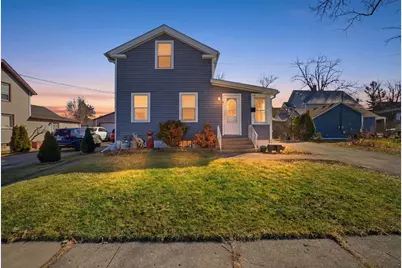 110 N Seminary Avenue, Woodstock, IL 60098 - Photo 2