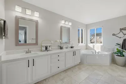 748 N Overlook Trail, Round Lake, IL 60073 - Photo 20