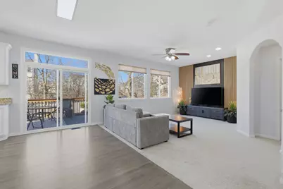 748 N Overlook Trail, Round Lake, IL 60073 - Photo 8