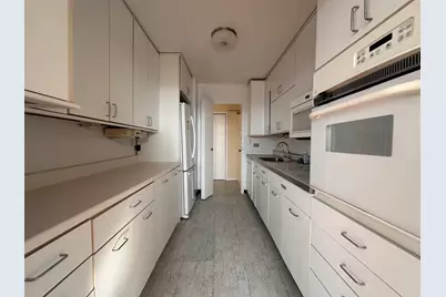 5757 N Sheridan Road #18J, Chicago, IL 60660 - Photo 10