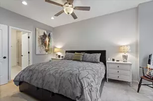 207 E 13th St, Chicago, IL 60605 - Photo 14