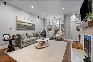 207 E 13th St, Chicago, IL 60605 - Photo 4