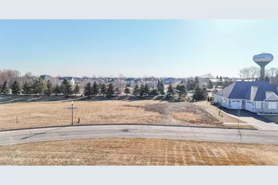 1718 Ellsworth Drive, Sycamore, IL 60178 - Photo 10