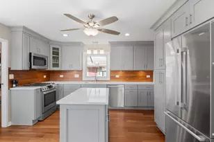 1515 Prairie St, Aurora, IL 60506 - Photo 10