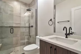 3404 W Evergreen Ave, Chicago, IL 60651 - Photo 14