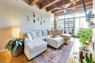 520 W Huron St, Chicago, IL 60654 - Photo 2