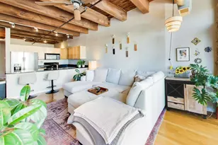 520 W Huron St, Chicago, IL 60654 - Photo 4