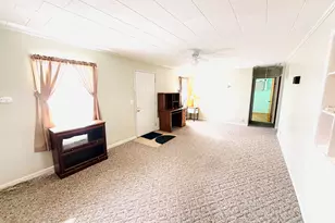 502 E McNeil Ave, Hoopeston, IL 60942 - Photo 8