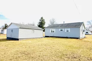 502 E McNeil Ave, Hoopeston, IL 60942 - Photo 2