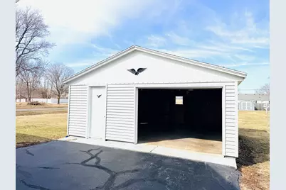 502 E McNeil Avenue, Hoopeston, IL 60942 - Photo 12