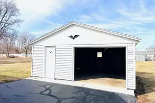 502 E McNeil Ave, Hoopeston, IL 60942 - Photo 12