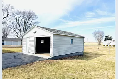 502 E McNeil Avenue, Hoopeston, IL 60942 - Photo 16