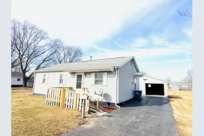 502 E McNeil Avenue, Hoopeston, IL 60942 - Photo 1