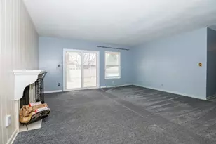 813 Highpoint Rd, Normal, IL 61761 - Photo 8