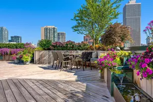 55 W Delaware Pl, Chicago, IL 60610 - Photo 6