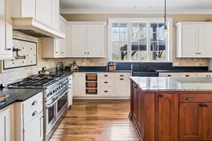 1300 Abington Cambs Dr, Lake Forest, IL 60045 - Photo 16