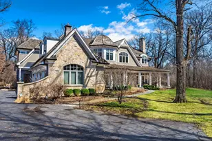 1300 Abington Cambs Dr, Lake Forest, IL 60045 - Photo 2