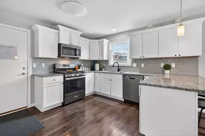 300 Arrowhead Drive, Minooka, IL 60447 - Photo 16